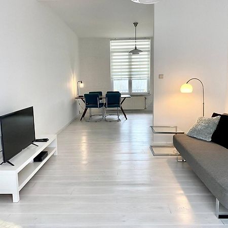 Apartamento Wit Ii, Near Metro, Train N7670 Bruselas Exterior foto
